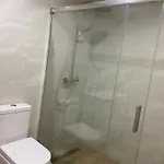 Centrico Y Practico Piso Con Entrada Independiente 푸엔히롤라