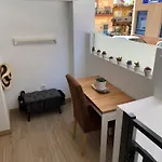 Centrico Y Practico Piso Con Entrada Independiente * 푸엔히롤라