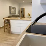 Centrico Y Practico Piso Con Entrada Independiente 아파트 *