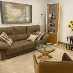 Centrico Y Practico Piso Con Entrada Independiente 푸엔히롤라